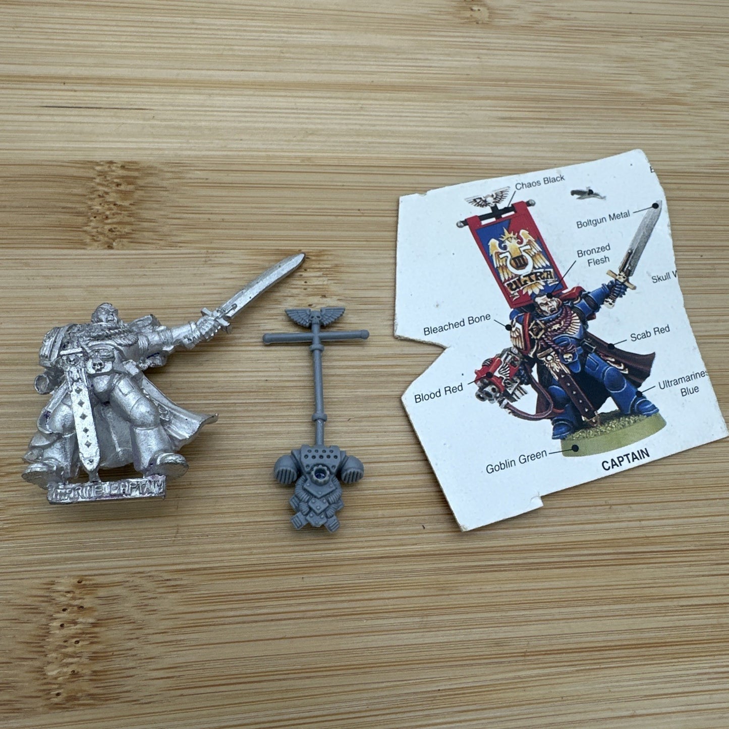 Captain (B) with sword - Space Marine - Metal -