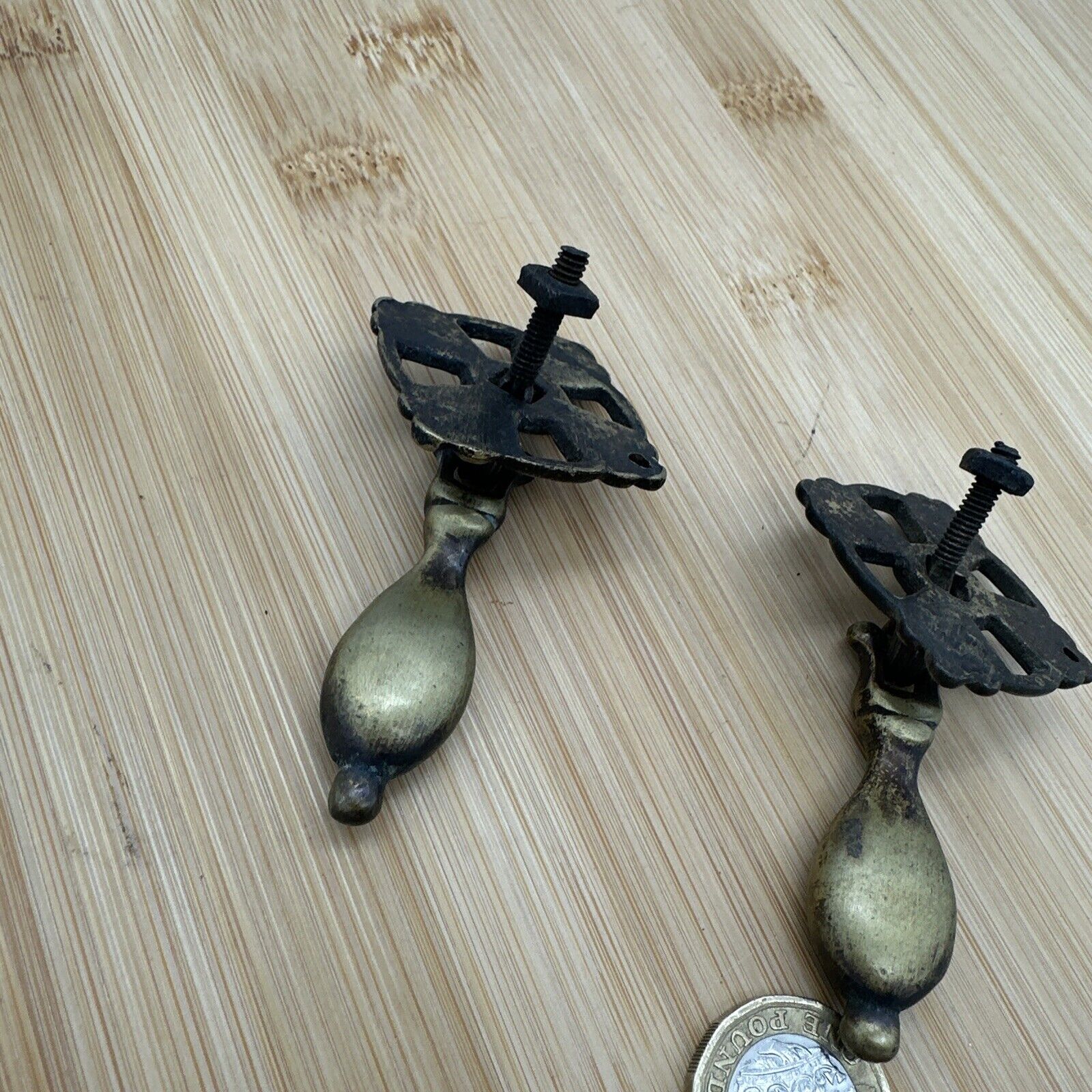 2x Antique Brass Tear Drop Pull Handle Drawer Pull & Backplates, Vintage