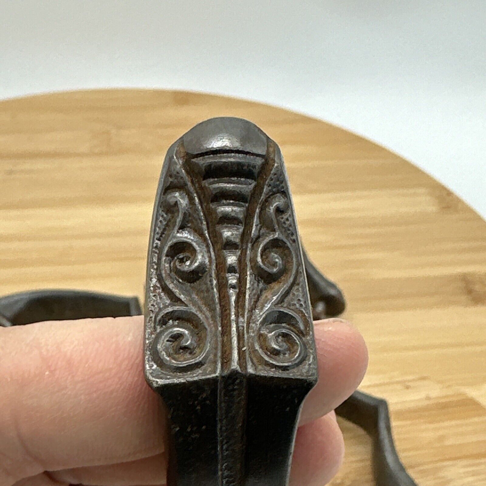 4pcs Vtg Victorian cast iron door window Drawer cabinet screen cupboard handle
