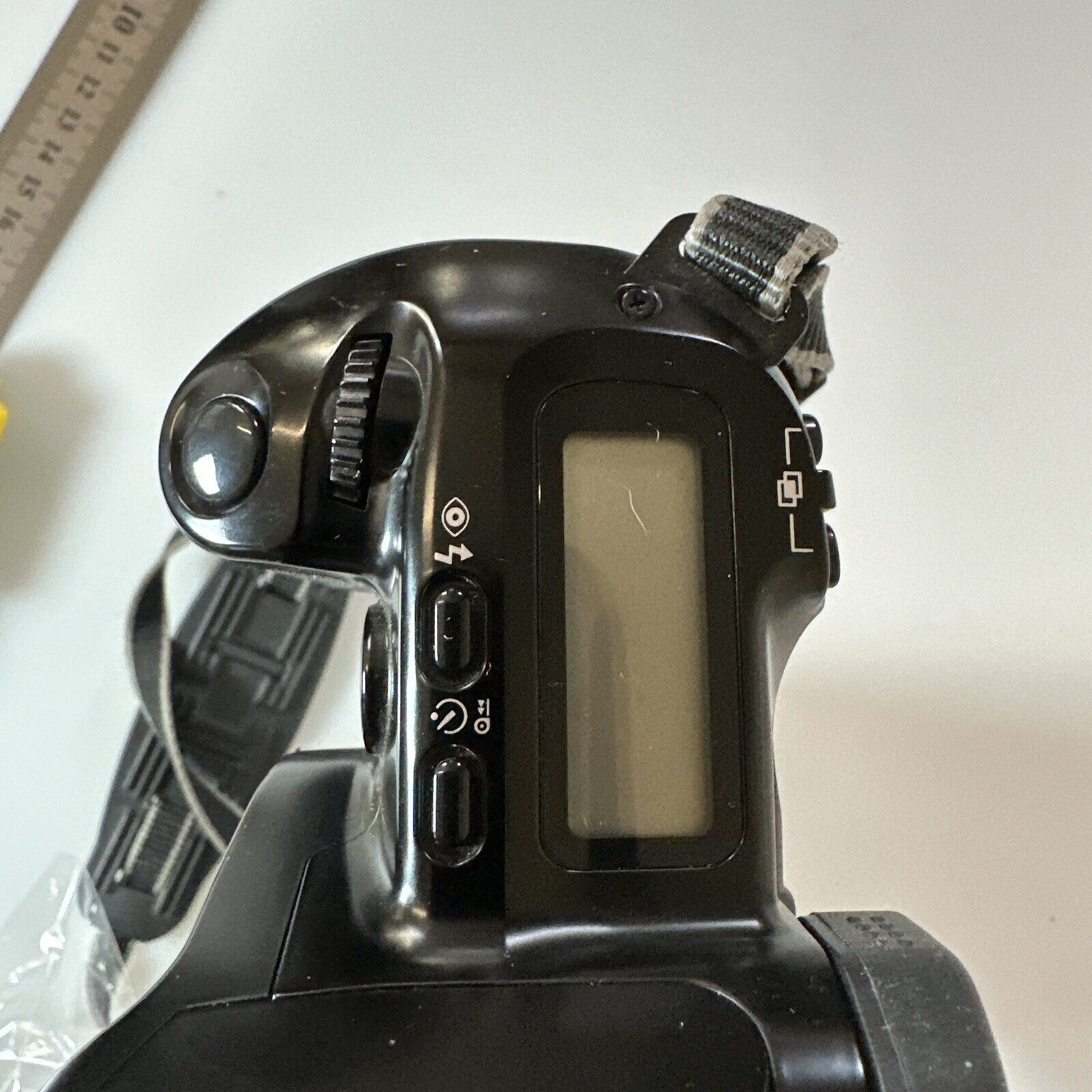 Canon EOS 500 35mm SLR Film Camera Body Only and Strap