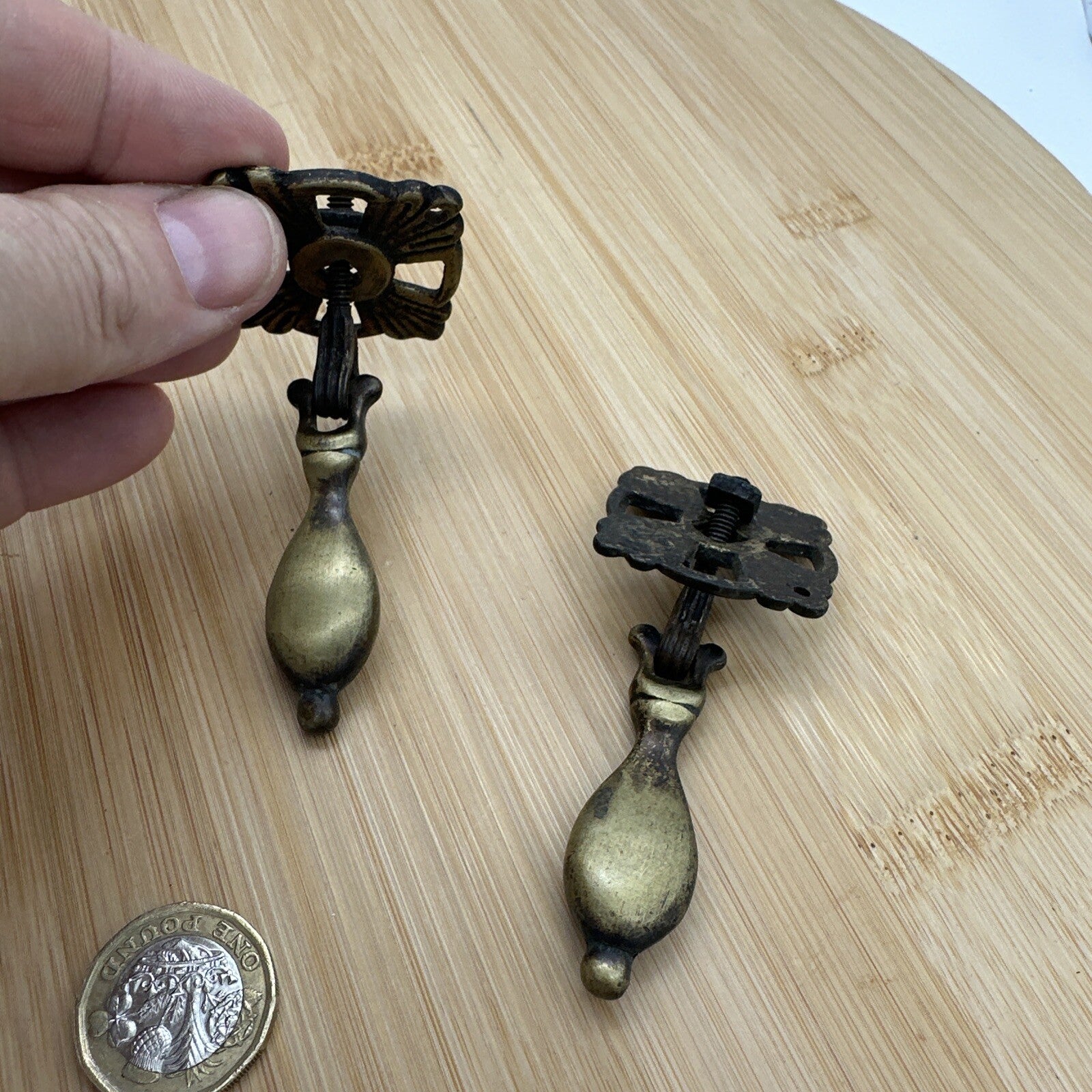 2x Antique Brass Tear Drop Pull Handle Drawer Pull & Backplates, Vintage
