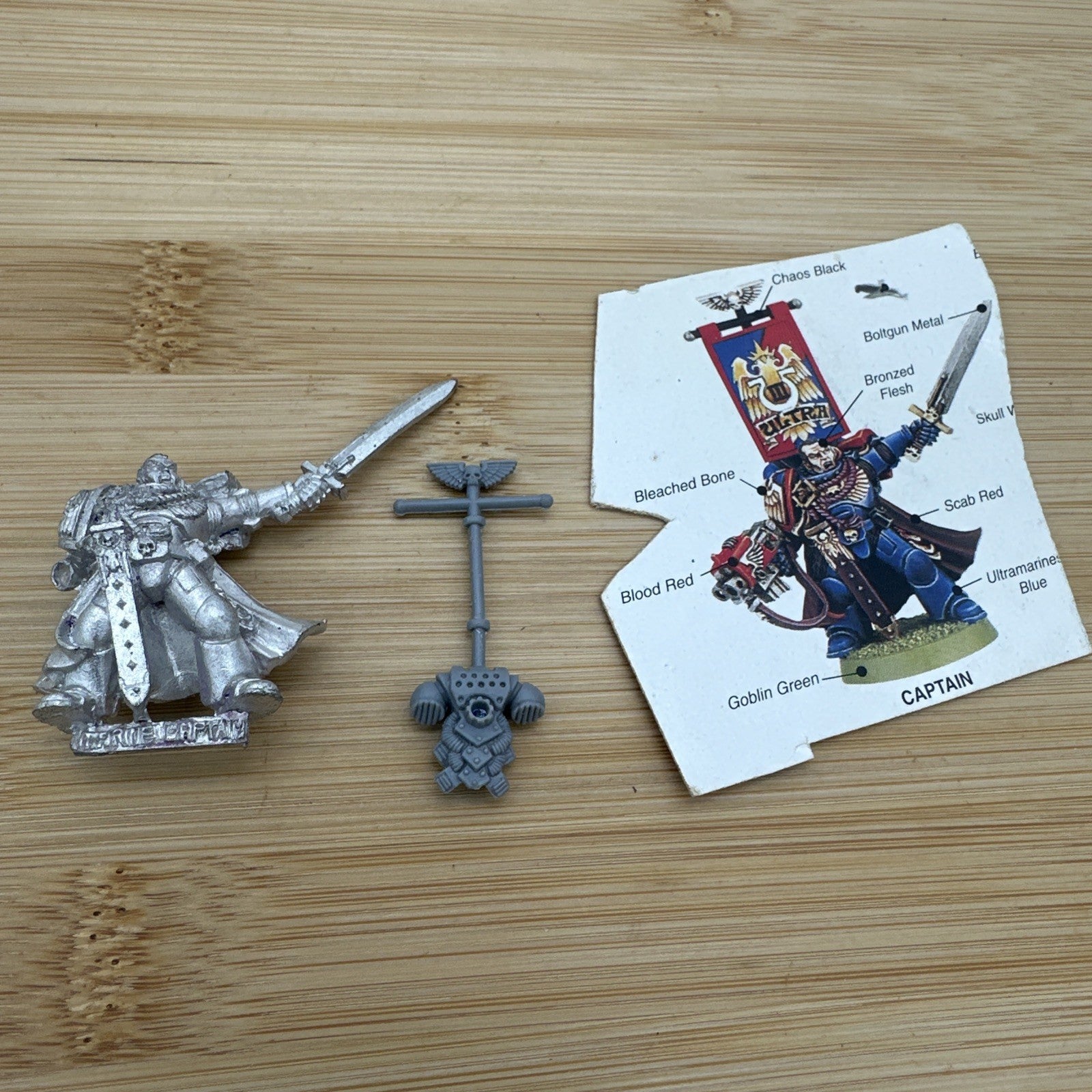 Captain (B) with sword - Space Marine - Metal -