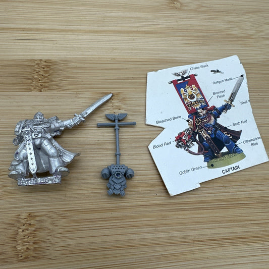 Captain (B) with sword - Space Marine - Metal -