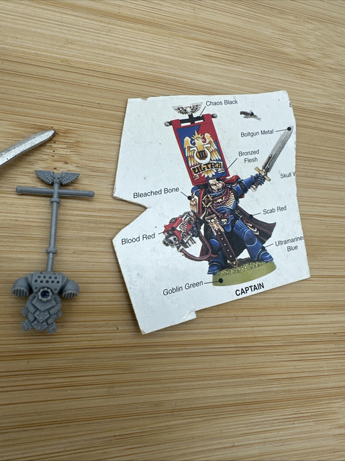 Captain (B) with sword - Space Marine - Metal -