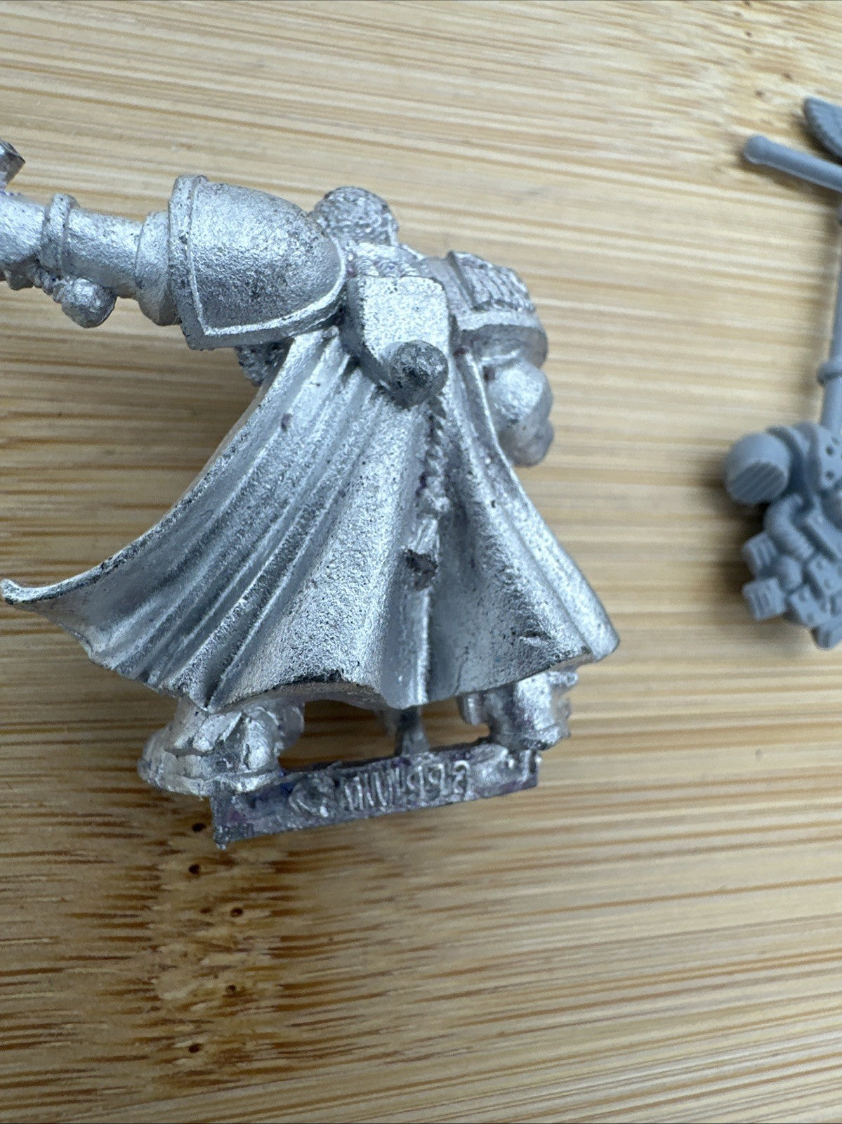 Captain (B) with sword - Space Marine - Metal -