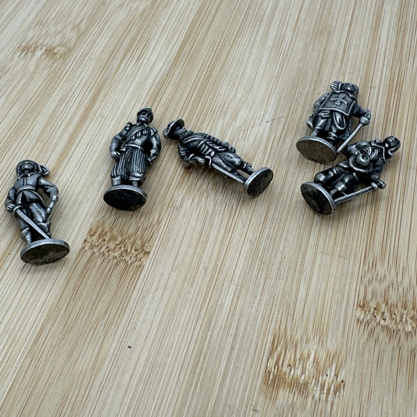 Kinder  eggs Toy 5 x Metal Musketeers 1988 4cm Tall VGC figurines