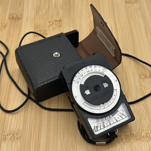 Vintage Leningrad 8 Exposure Meter Manual Analogue Light Meter with Case 