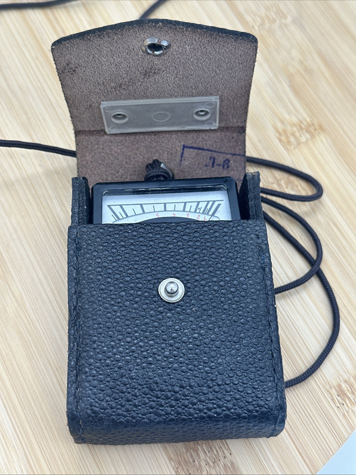 Vintage Leningrad 8 Exposure Meter Manual Analogue Light Meter Cyrillic